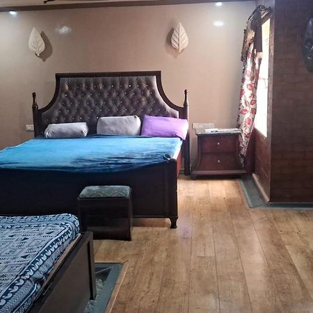 Tvh Park Rozalia Hostel Madras Buitenkant foto